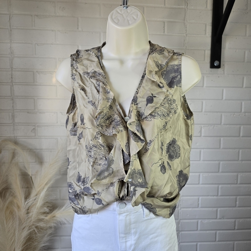 CAbi 100% Silk Floral Sleeveless Blouse Gray and Beige size Xtra Small